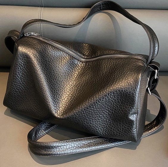 Large Capacity Pebble Grain Shoulder Bag