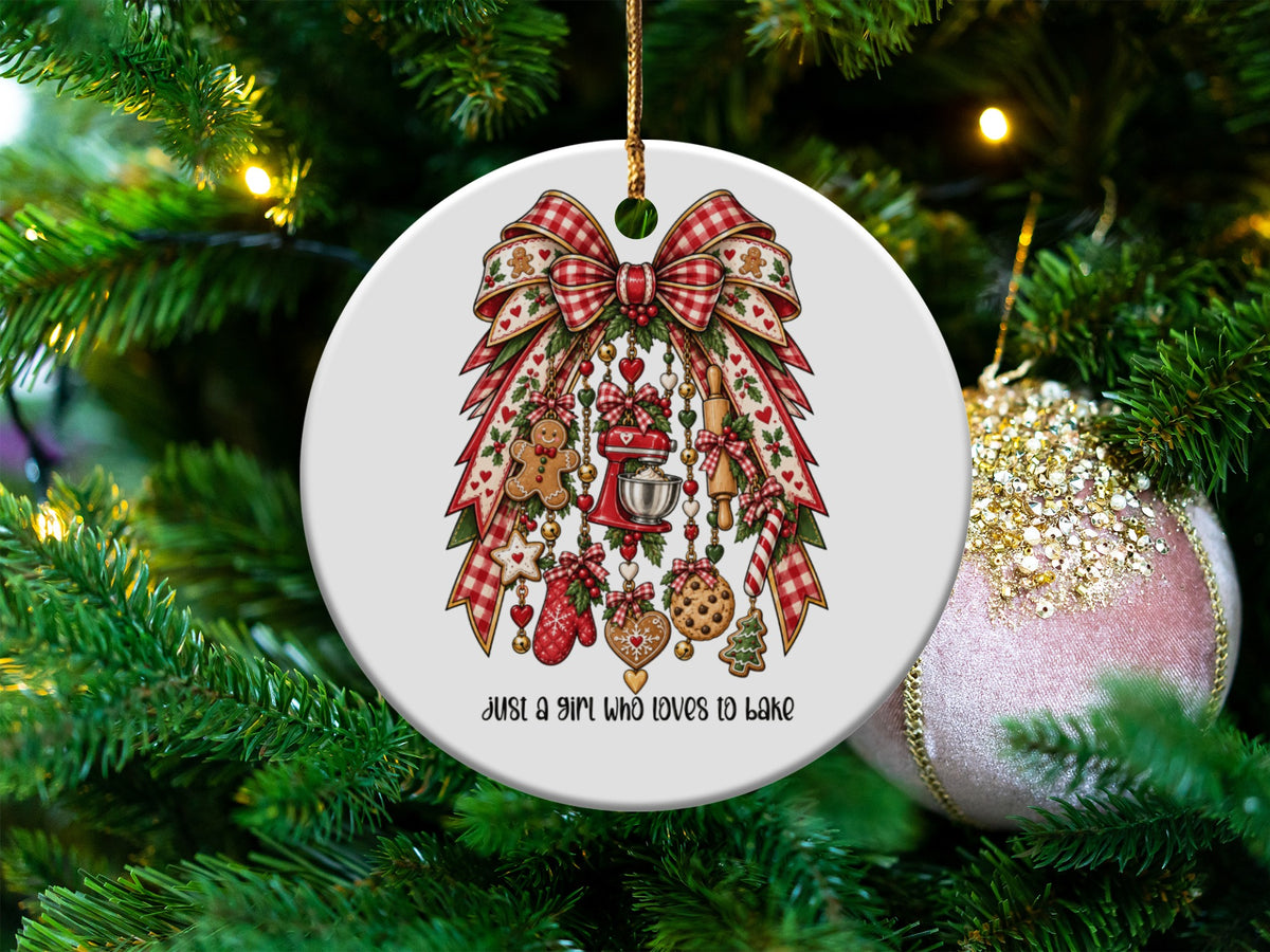 Round ornament with baking Christmas theme and text "Just a girl who loves to bake."
