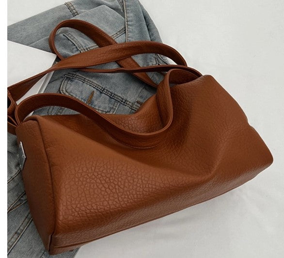 Large Capacity Pebble Grain Shoulder Bag